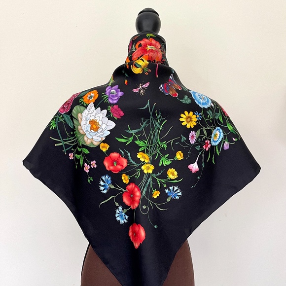 New Gucci Scarf Iconic Floral Black Silk Wrap - Picture 4 of 15